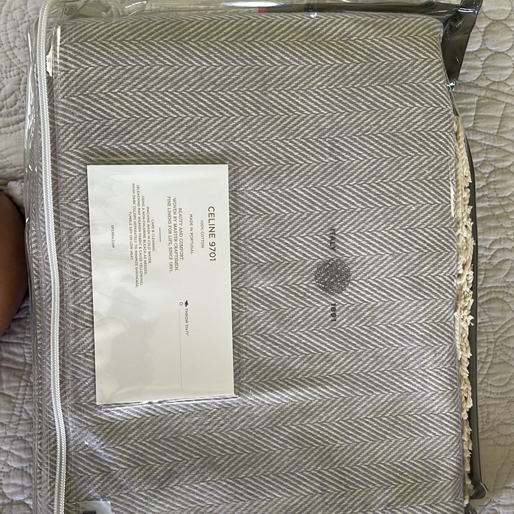 Sferra throw - Picture 2 of 2